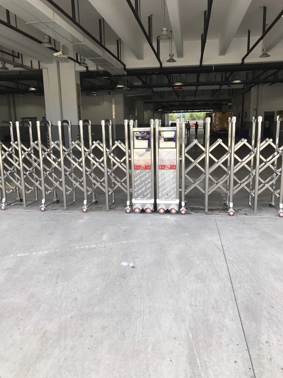 上海交通投資集團有限公司電動伸縮門安裝已完成！