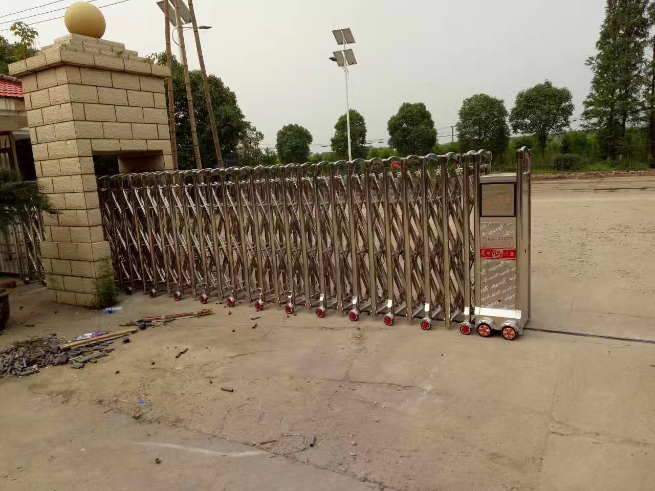 上海城建市政工程（集團）有限公司電動伸縮門安裝已完成！